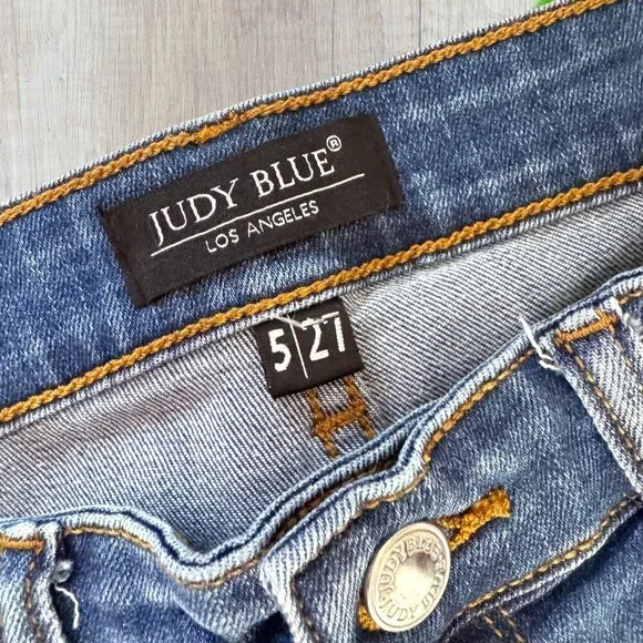 JUDY BLUE Distressed Stretch Skinny Fit Denim Leopard Patch Inset